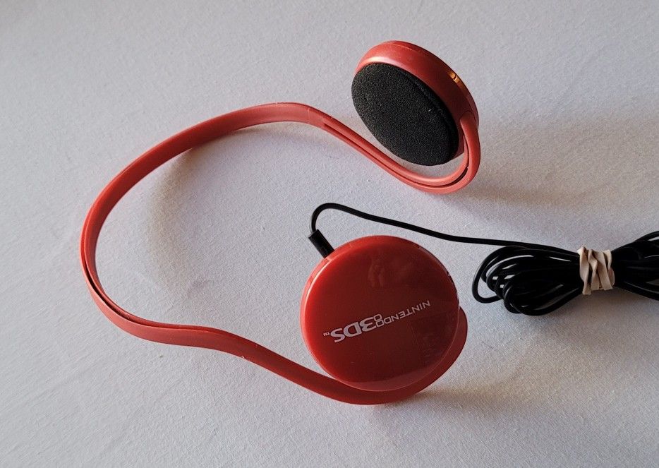 Official Nintendo 3DS Headphones