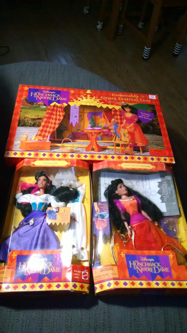 angre Sport Monet Barbie doll and Esmeralda gypsy event tent vintage for Sale in Whittier, CA  - OfferUp
