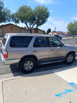 Toyota 4runner 2001 290×××× miles runs like New