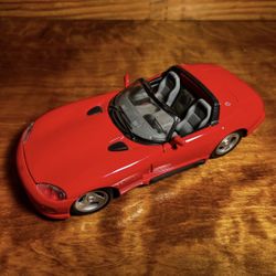 Maisto 2003 Red Dodge Viper SRT-10 1/24