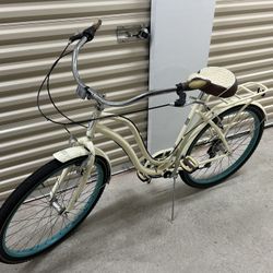 Schwinn Fairhaven Female Cruiser Bike ($125)