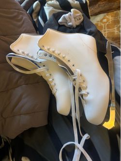 Jackson Finesse ladies ice skates