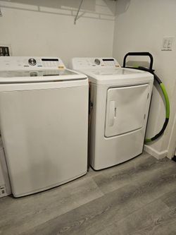 Insignia Washer and Gas Dryer