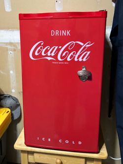 Coca cola mini refrigerator