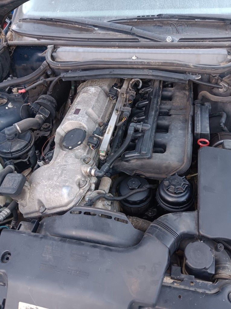 03 BMW 325i Engine Parts