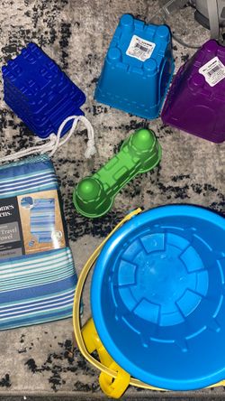 Beach Toy Set with Travel Towel