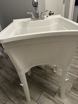 Laundry tub