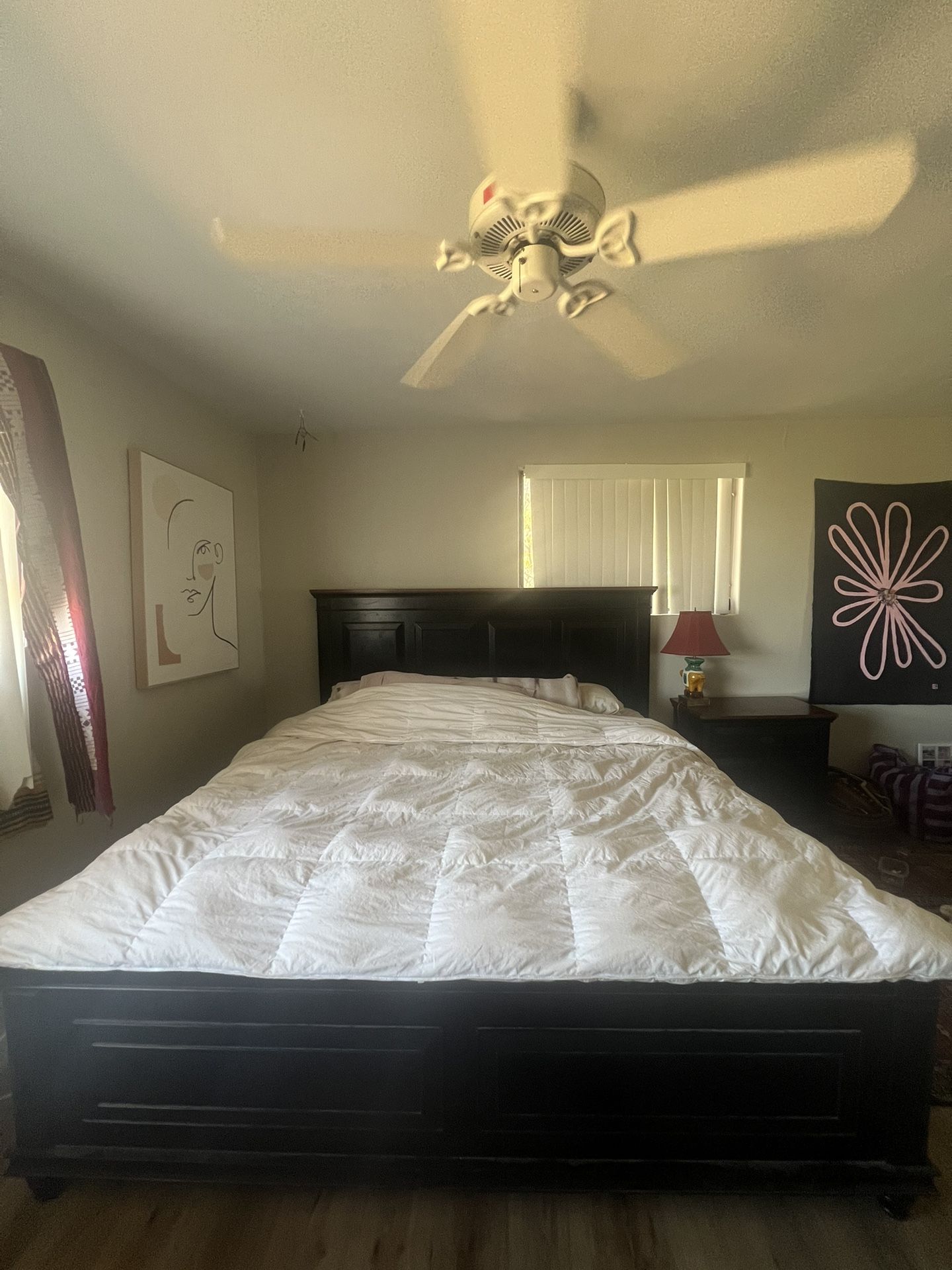 Wood king size bed frame w/ matching dresser, bedside tables