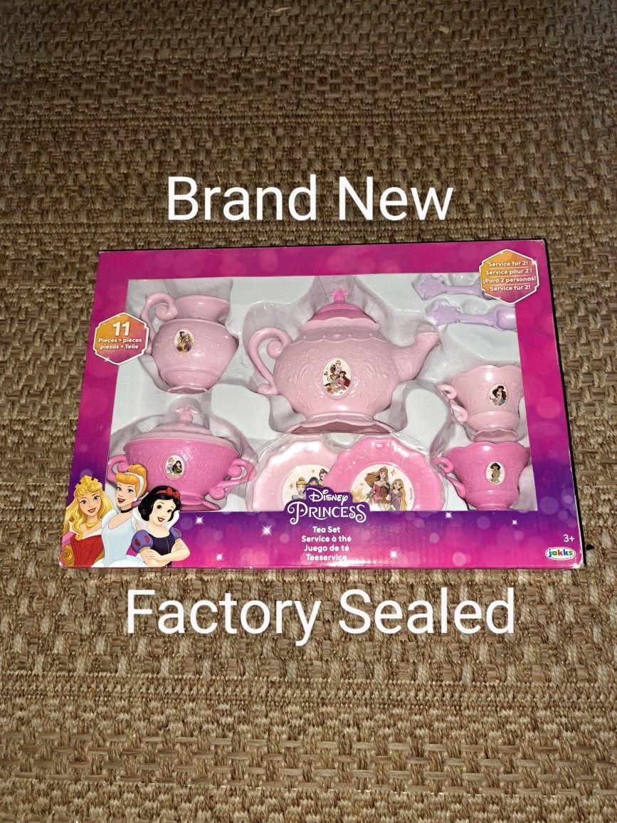 Brand New Factory Sealed Disney Princess 11 Piece Plastic Tea Set