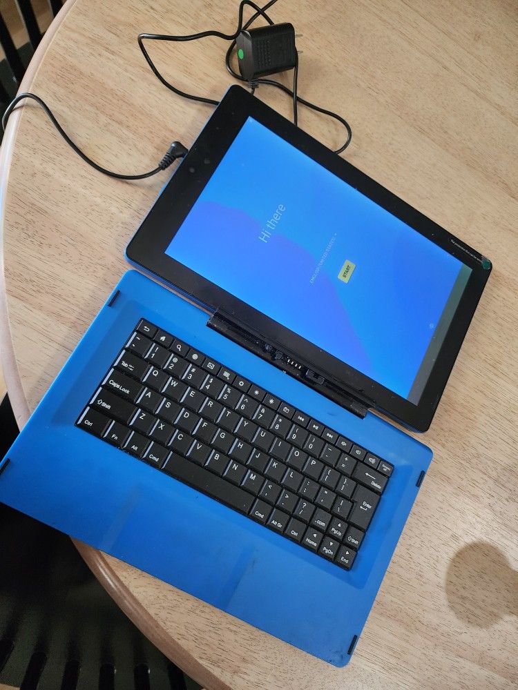 RCA  Cambio W101 V2 2 In 1 Notebook/Tablet Windows 10. Bluetooth WiFi HDMI