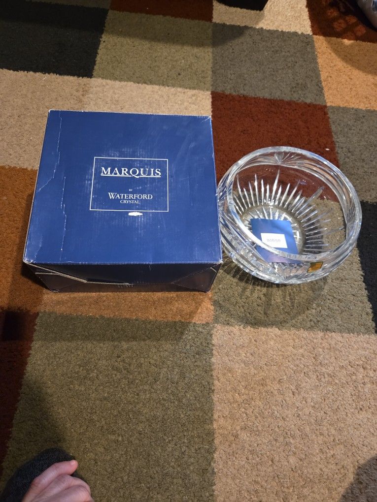 Marquis Waterford Crystal.. Calais 8" Bowl