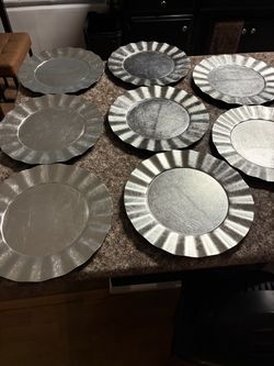 Beautiful set of 8 Mikasa "Silver Elegance" service/charger plates (Model SKL04/500).