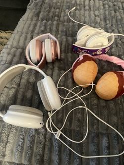 Head phones