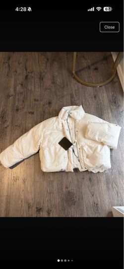 White oversized duck down Cropped Puffer Jacket with Tags