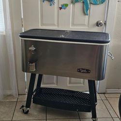 STAINLESS  STEEL  80 QT  PREMIUM  ROLLING COOLER 