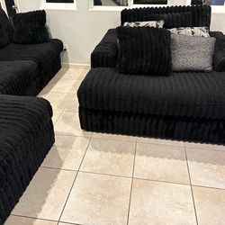Midnight-Madness 3-Piece Sectional with Chaise and ottoman