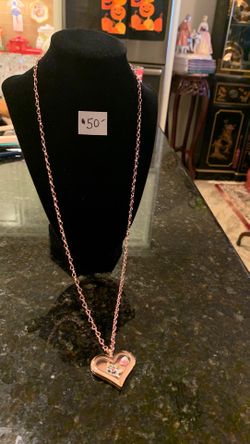 Gorgeous reversible Rose Gold Origami Owl heart pendant with 5 charms & 30 inch long chain