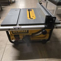Table Saw Dewalt  Very Good Condition  Blade The 10"
