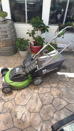 Green station Battery powered lawnmower