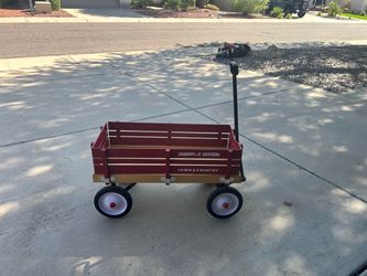 Radio Flyer Red Wagon