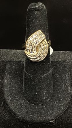 10K Gold Diamond Cluster ring size 5-1/4  6.49grm no trades pick up in Tacoma 