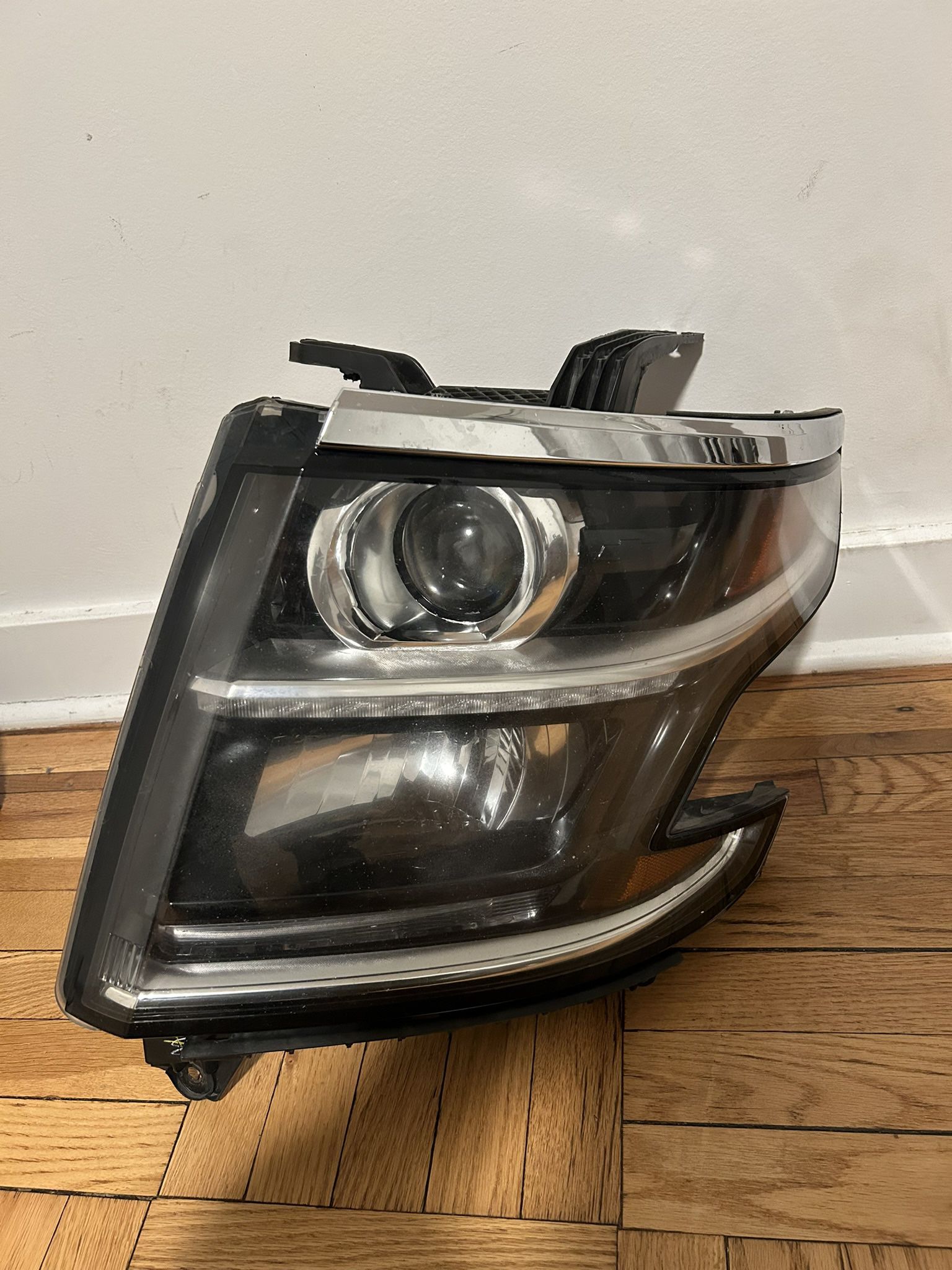 Chevrolet Suburban Headlight