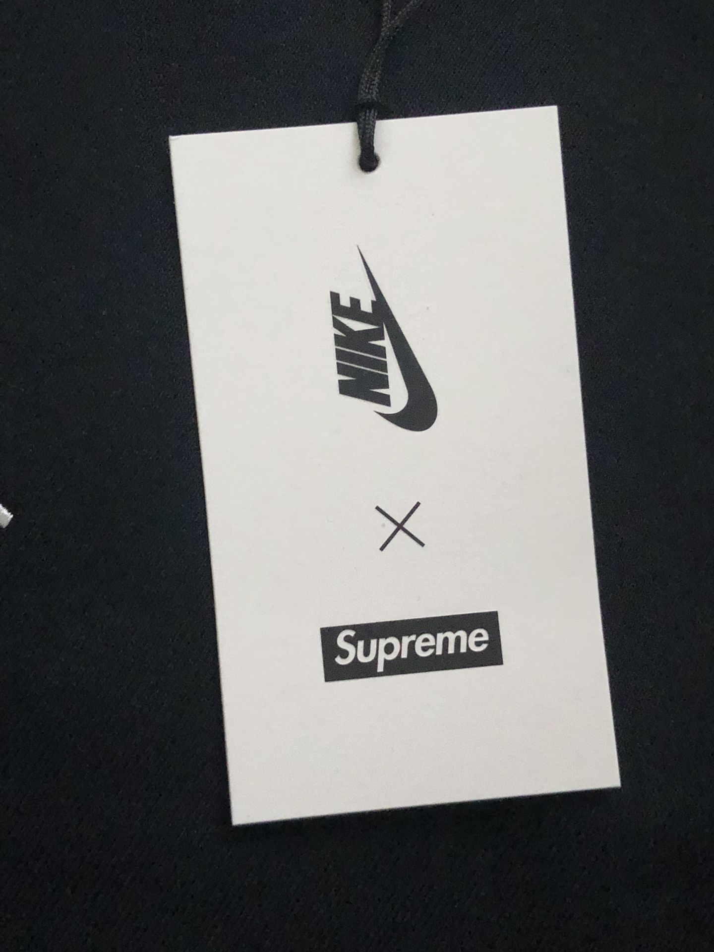Nike Supreme Jewel Crewneck Black for Sale in Daly City, CA - OfferUp