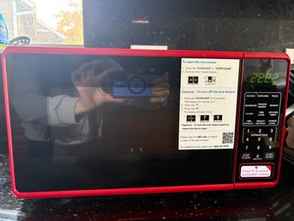 Mainstays 700W Microwave (Red) Like New!