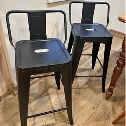 2 Barstools