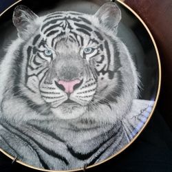 Royal Doulton "White Tiger" Plate