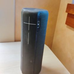 Q E Bluetooth Speaker Like New It Costes Bre New 90 