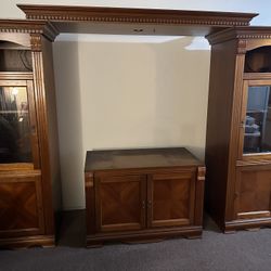 FREE TV STAND 