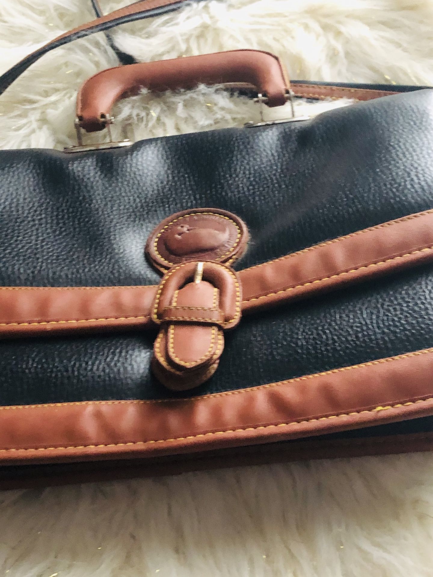 Dooney & Bourke crossbody hand bag