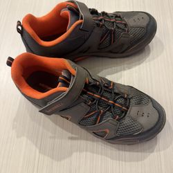 Merrell hiking shoe. Big Kid's Trail Chaser. Size 7. 