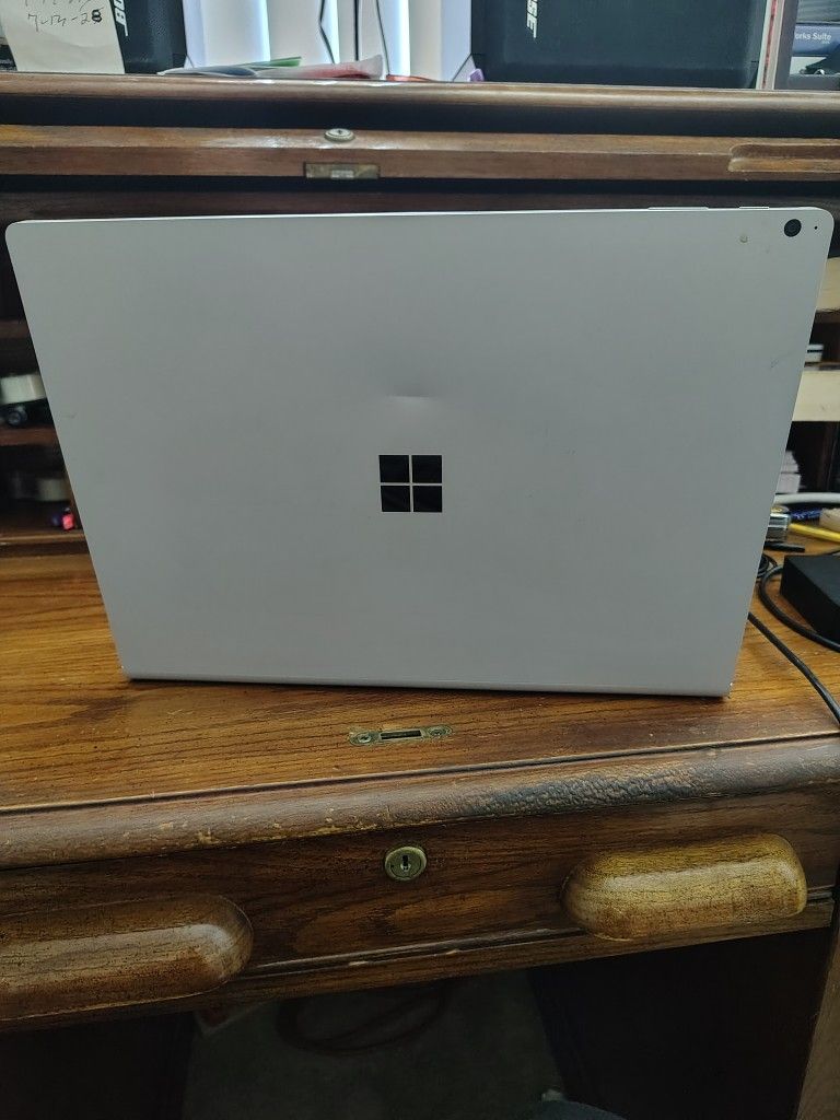 Surface Boo3