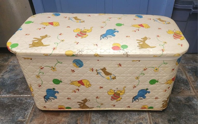Rare Vintage PEARL-WICK Winnie the Pooh Quilted Vinyl Toy Chest / Box - Kanga, Eyeore, Heffalump