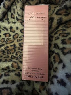 ESTEE LAUDER Pleasures