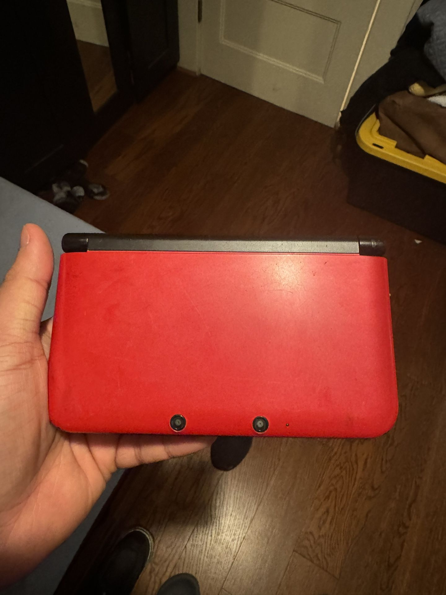 Nintendo 3Ds Red and Black 