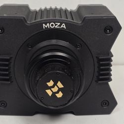 MOZA R5 wheelbase & GT Lite cockpit package