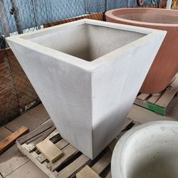 CEMENT PLANTER POT  $300 ( 30X30X37)