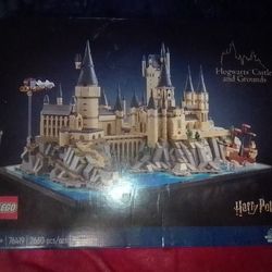 Harry Potter Hugwarts Castle And Grounds