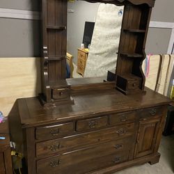 Wooden Old School Dresser
