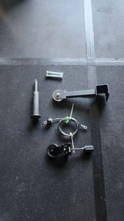 Titan fitness X3 lat/ tricep pulldown attachment and bullet pulley system