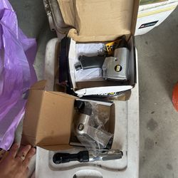 Air Tool Set – Impact Wrench, Air Hammer & Ratchet (Like New)