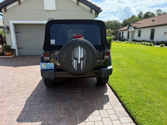 Selling Jeep Sahara wrangler unlimited.
