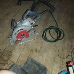 Skilsaw 7 1/4 Worm Drive Circular Saw