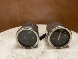 2 vintage gauges