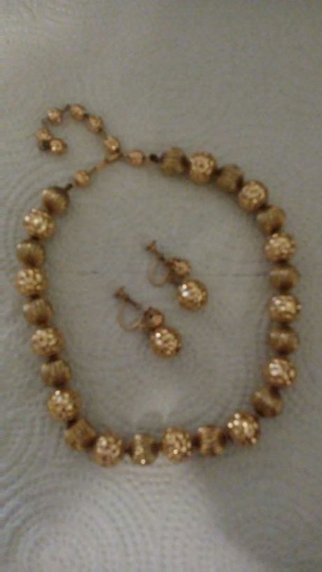 Women's Vintage Gold Tone Choker Necklace & Earring Set