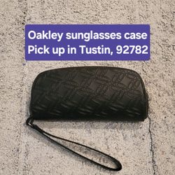 Oakley Sunglasses Case With Wrist Strap