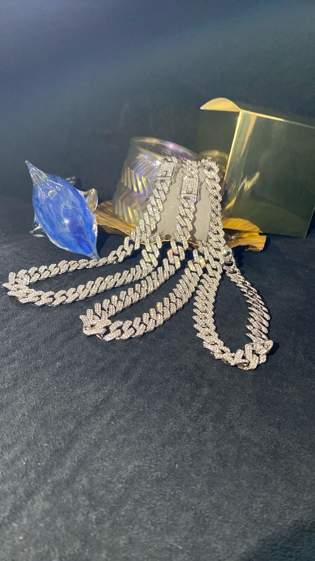 Three-piece Italiano link lab ice stones 20 inch